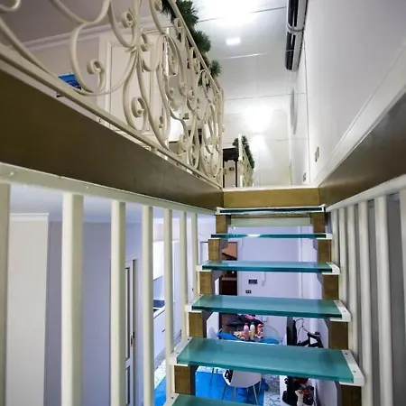 Hause Naty Spaccanapoli شقة نابولي