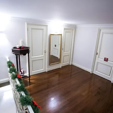 Hause Naty Spaccanapoli شقة نابولي